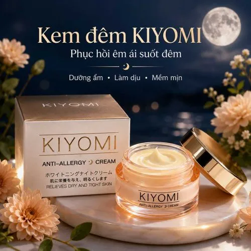 Cận cảnh bao bì và chất kem vàng ngà của kem đêm KIYOMI